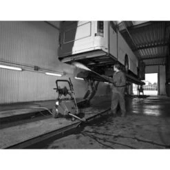 Nettoyeur Haute Pression Eau Froide 7,7kW MC 6P Nilfisk 180/1300 FAXT 230-400/3/50 NO - 107146760 5 Nettoyeur Haute Pression Eau Froide 7,7kW MC 6P Nilfisk 180/1300 FAXT 230-400/3/50 NO - 107146760 -Promos Jardin Moteur Magasin AFD 190968